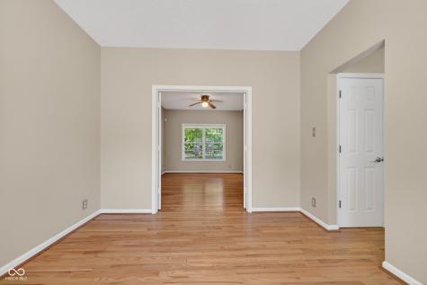 8025 Winterset Circle Indianapolis IN 46214