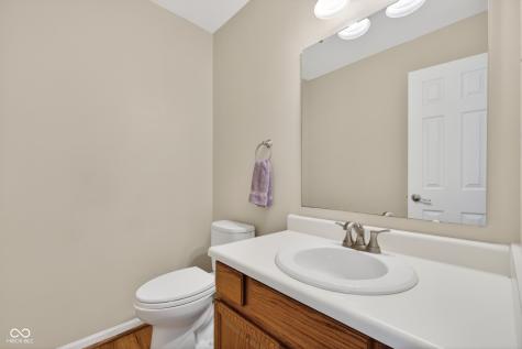 8025 Winterset Circle Indianapolis IN 46214