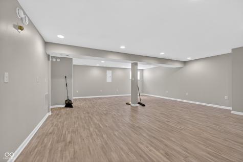 8025 Winterset Circle Indianapolis IN 46214