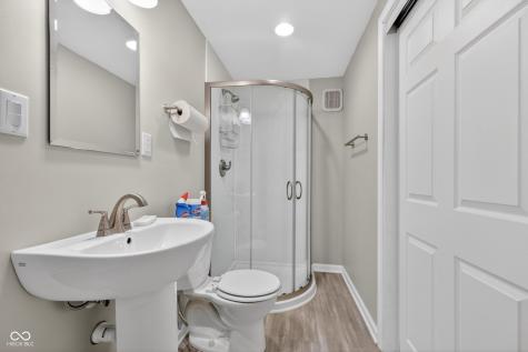 8025 Winterset Circle Indianapolis IN 46214