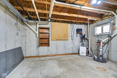 8025 Winterset Circle Indianapolis IN 46214