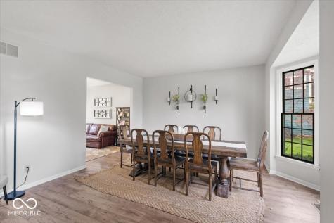 8392 Eastbay Drive Indianapolis IN 46236