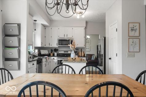 8392 Eastbay Drive Indianapolis IN 46236