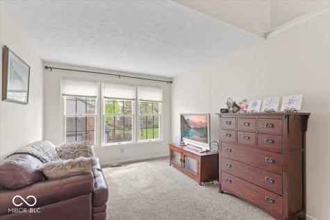 8392 Eastbay Drive Indianapolis IN 46236