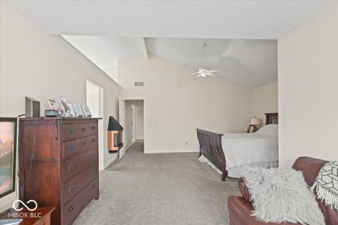 8392 Eastbay Drive Indianapolis IN 46236