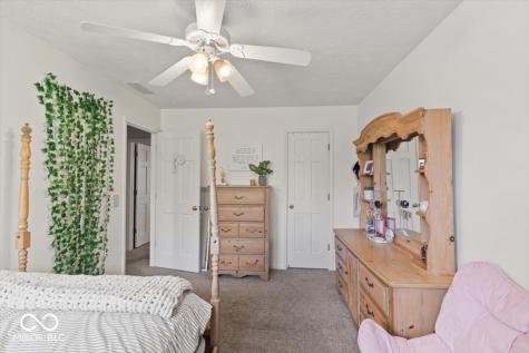 8392 Eastbay Drive Indianapolis IN 46236