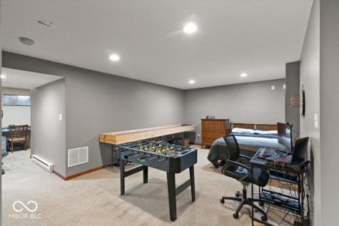 8392 Eastbay Drive Indianapolis IN 46236