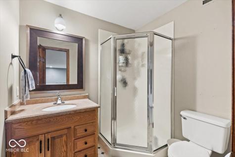 8392 Eastbay Drive Indianapolis IN 46236