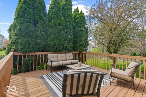 8392 Eastbay Drive Indianapolis IN 46236