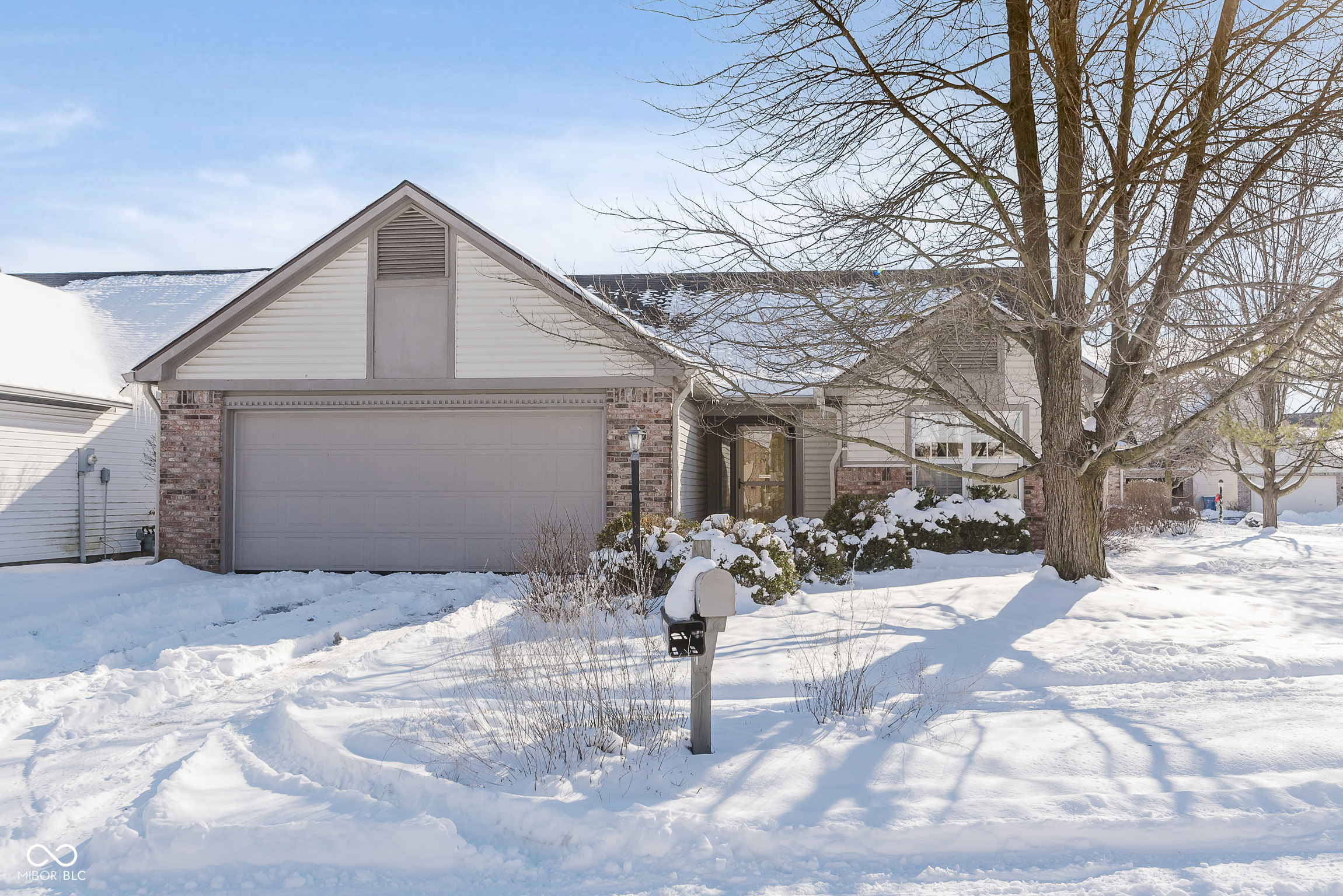 5837 Common Circle Indianapolis IN 46220
