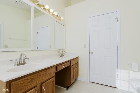 5837 Common Circle Indianapolis IN 46220