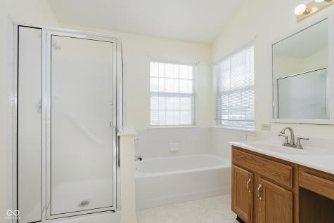 5837 Common Circle Indianapolis IN 46220