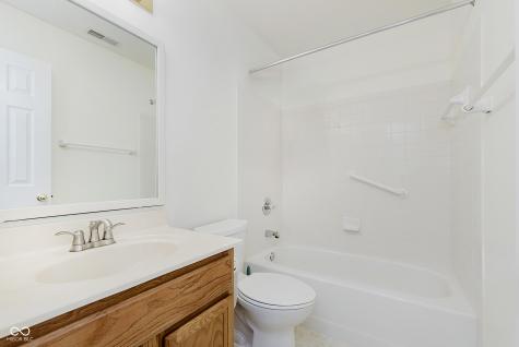 5837 Common Circle Indianapolis IN 46220