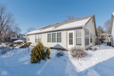 5837 Common Circle Indianapolis IN 46220