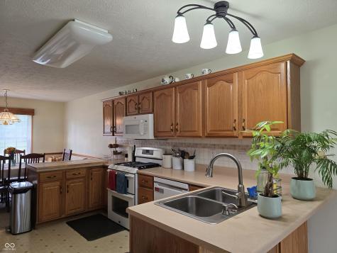 3393 W Sunset Drive N Greenfield IN 46140