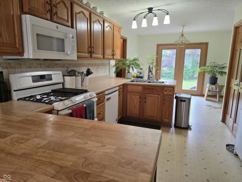 3393 W Sunset Drive N Greenfield IN 46140