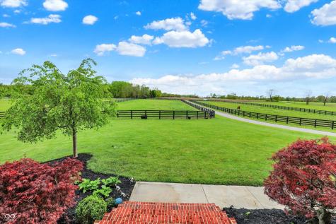 1581 S 825 E Zionsville IN 46077