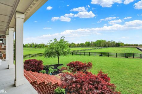 1581 S 825 E Zionsville IN 46077