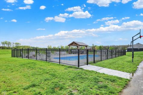 1581 S 825 E Zionsville IN 46077