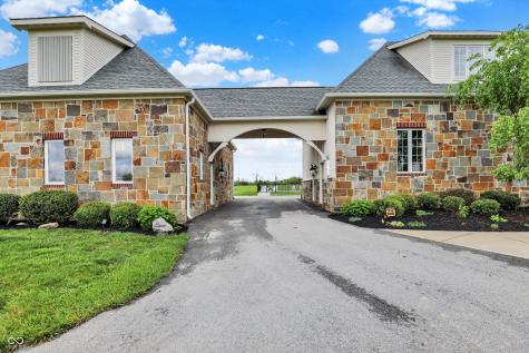 1581 S 825 E Zionsville IN 46077