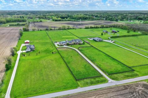 1581 S 825 E Zionsville IN 46077