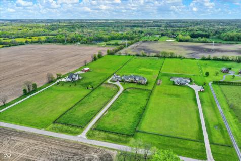 1581 S 825 E Zionsville IN 46077