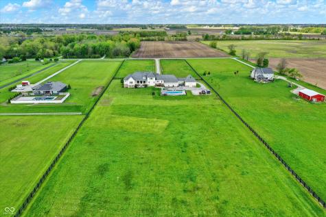 1581 S 825 E Zionsville IN 46077