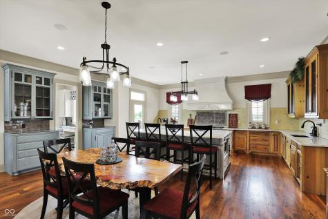 1581 S 825 E Zionsville IN 46077