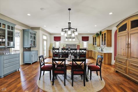 1581 S 825 E Zionsville IN 46077