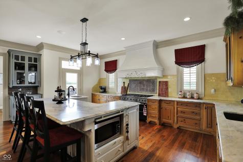 1581 S 825 E Zionsville IN 46077