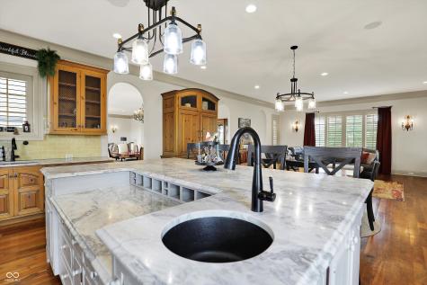 1581 S 825 E Zionsville IN 46077