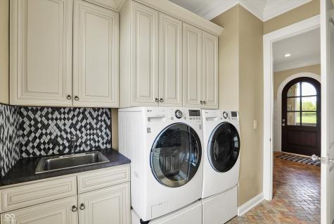 1581 S 825 E Zionsville IN 46077