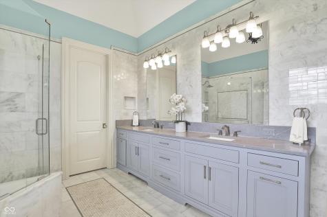 1581 S 825 E Zionsville IN 46077