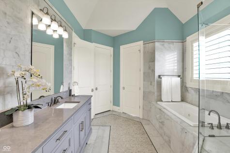 1581 S 825 E Zionsville IN 46077