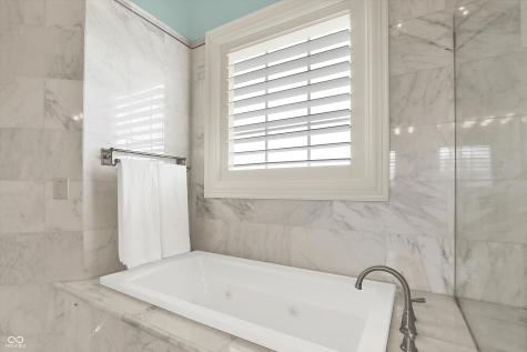 1581 S 825 E Zionsville IN 46077