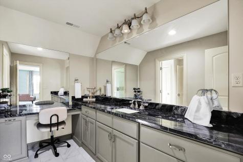 1581 S 825 E Zionsville IN 46077