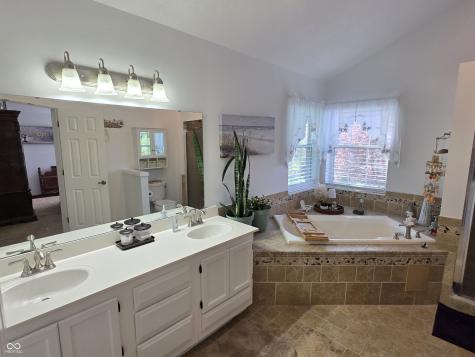 4231 Saffron Drive Indianapolis IN 46237