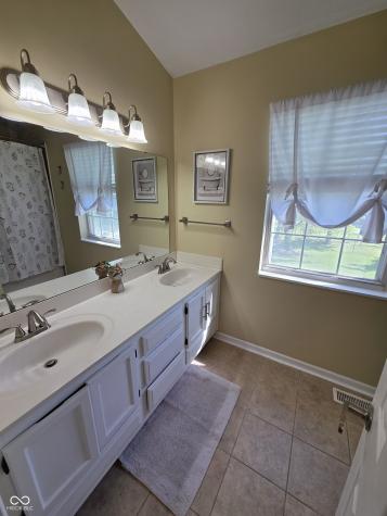 4231 Saffron Drive Indianapolis IN 46237