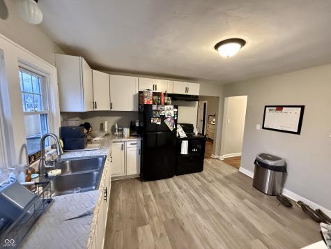 806 S 17th Street Elwood IN 46036