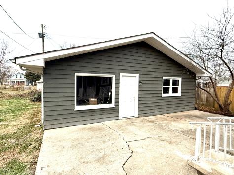 806 S 17th Street Elwood IN 46036