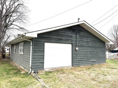 806 S 17th Street Elwood IN 46036