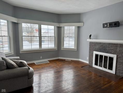 806 S 17th Street Elwood IN 46036