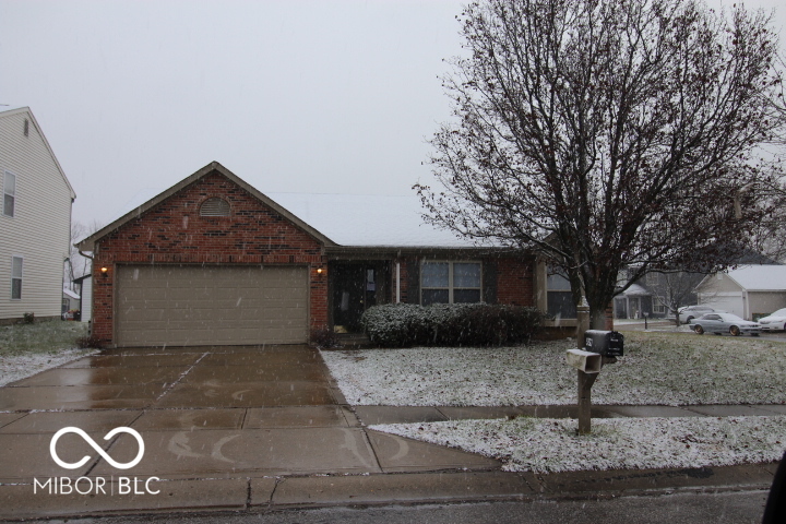 5227 Lakemanor Drive Indianapolis IN 46254