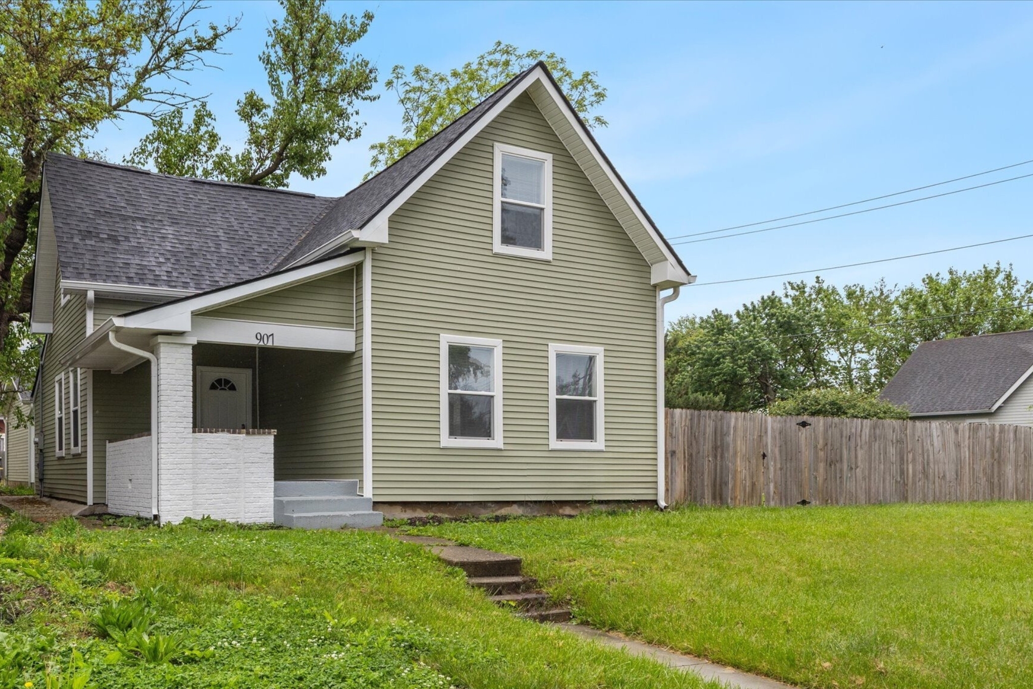 907 N Temple Avenue Indianapolis IN 46201