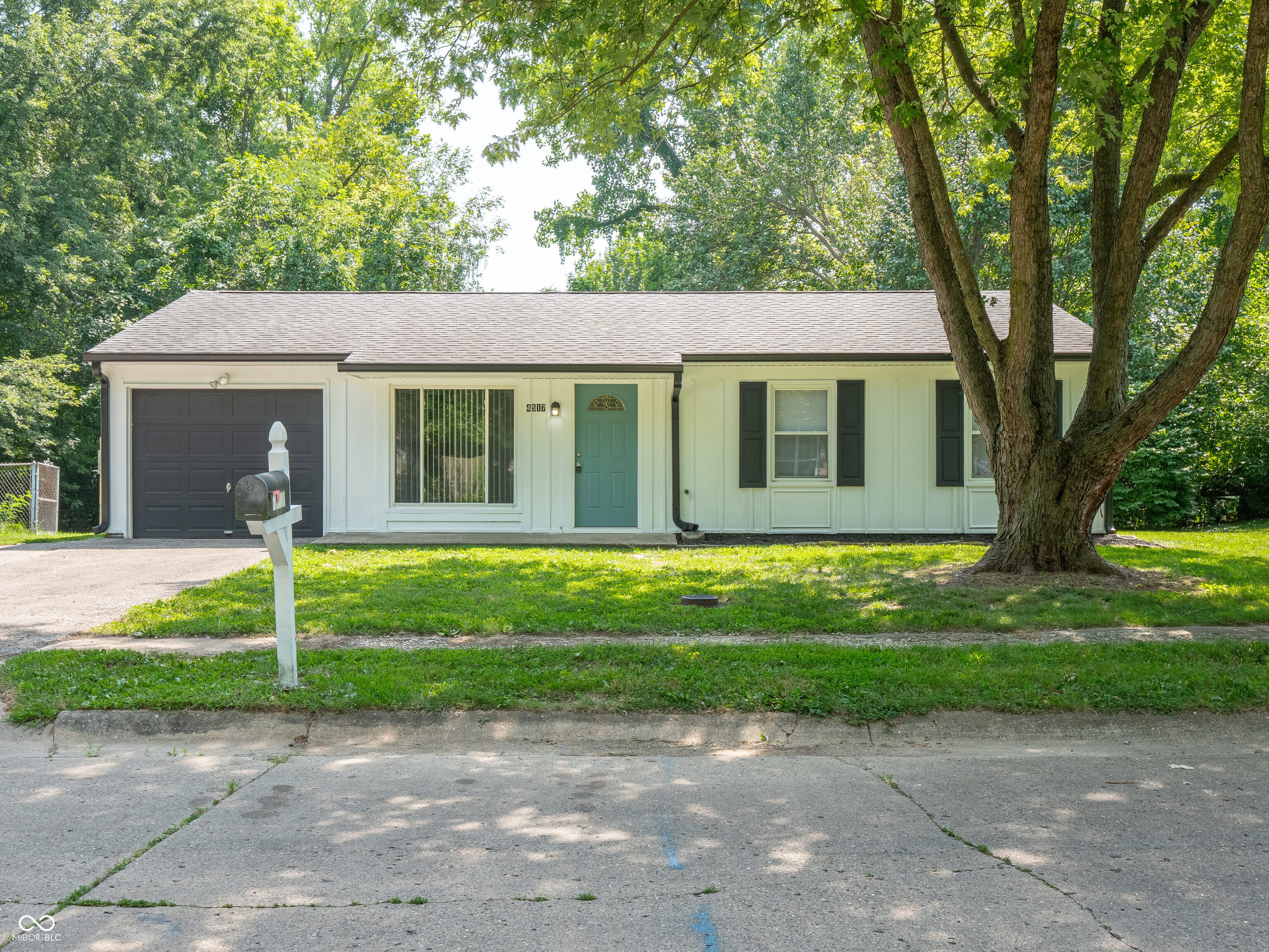 4517 Phoenix Drive Indianapolis IN 46241