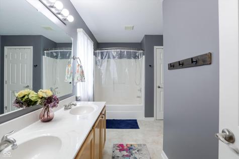 2935 Tapwood Lane Indianapolis IN 46217