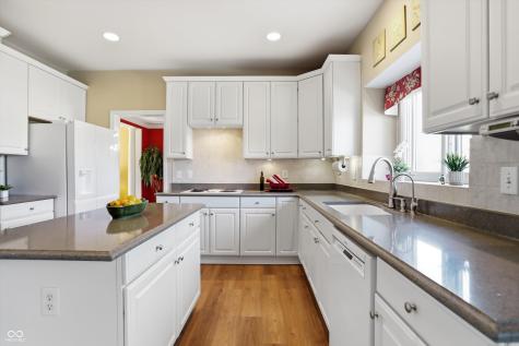 10828 Woodmont Lane Fishers IN 46037
