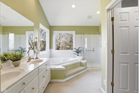 10828 Woodmont Lane Fishers IN 46037