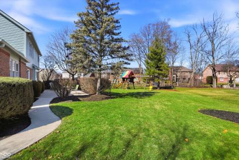 10828 Woodmont Lane Fishers IN 46037