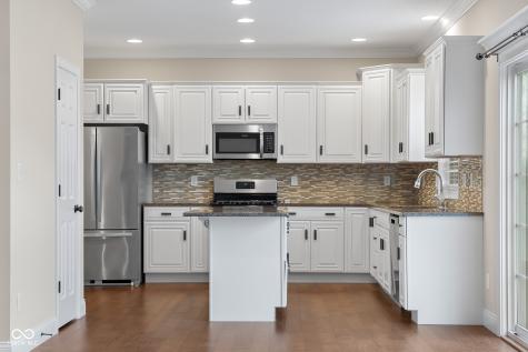 2503 Violet Way Columbus IN 47201